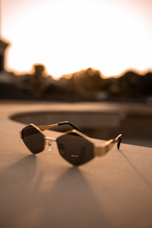 Premium Hexagonal Metal Frame Sunglasses – UV400 Protection | Unisex Retro Shades